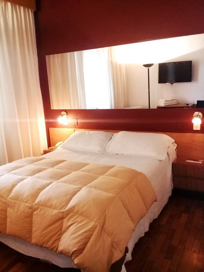 Hostal De La Costa Villa Carlos Paz Extérieur photo