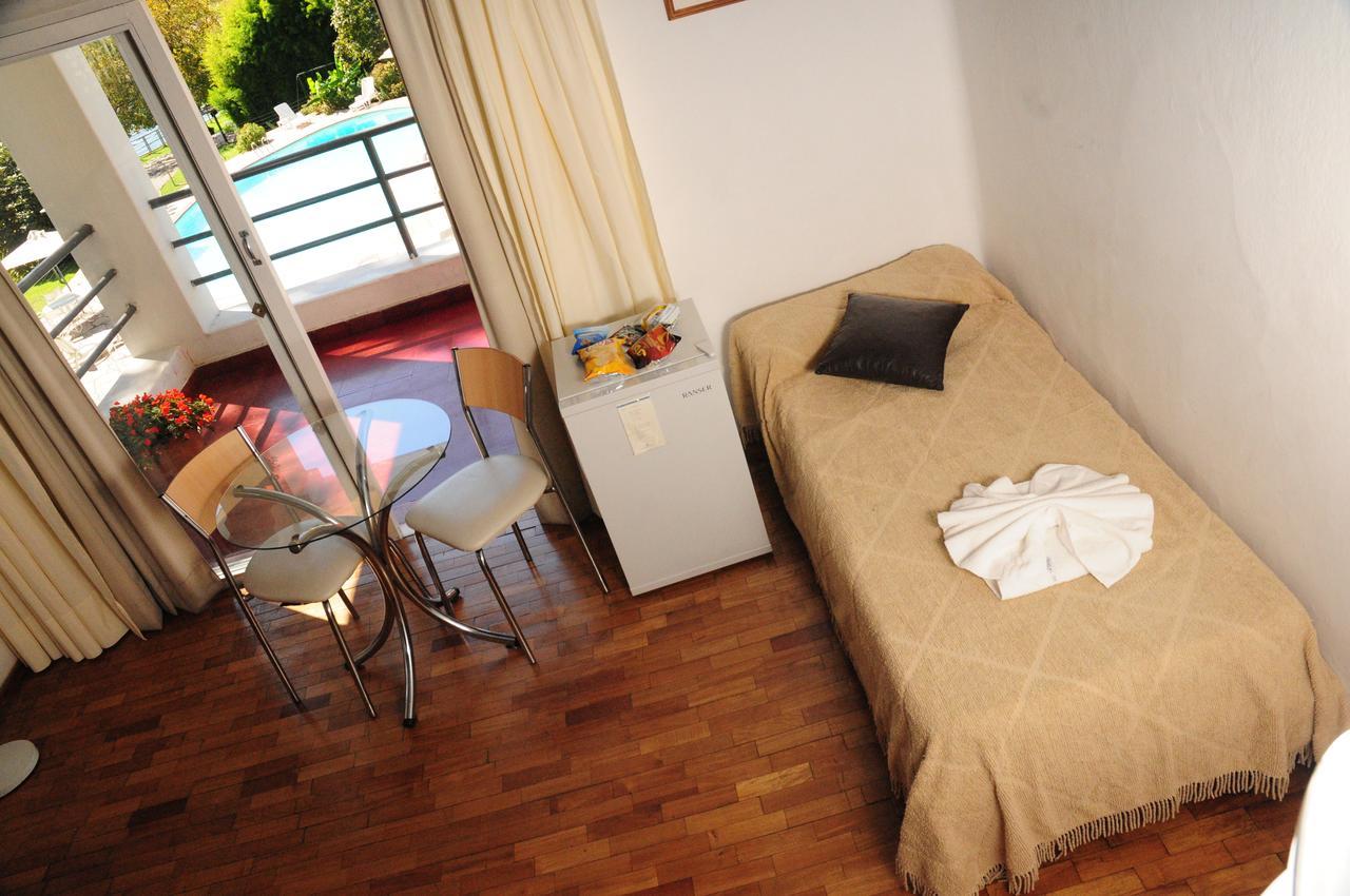 Hostal De La Costa Villa Carlos Paz Extérieur photo